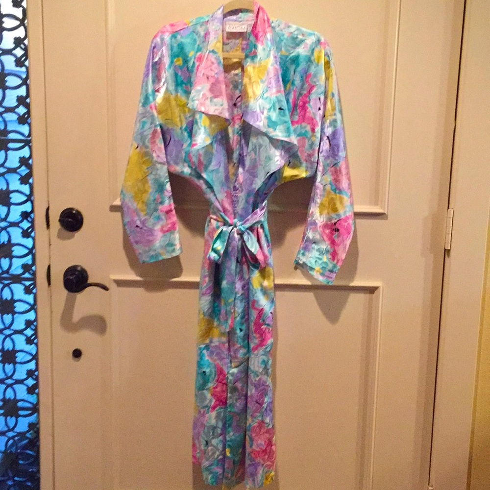 Axiom Robe